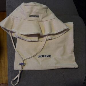 Jacquemus Off-White Canvas Bucket Hat with Drawcord